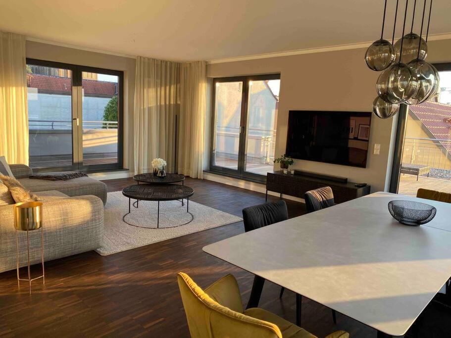 Exklusive Penthouse-Wohnung im Herzen Rostocks Exterior foto