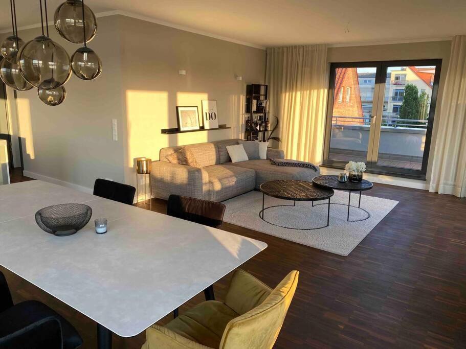 Exklusive Penthouse-Wohnung im Herzen Rostocks Exterior foto